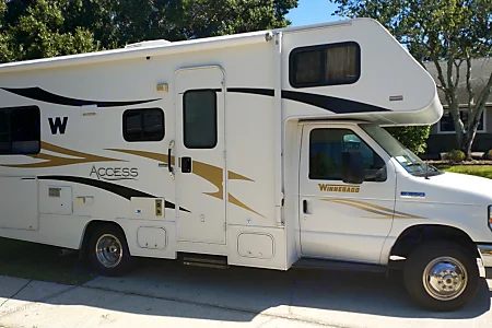 2015 Winnebago Access de Luxe